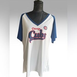 Chicago Cubs MLB Women’s 2XL Raglan V Neck Baseball Tee Campus Lifestyle